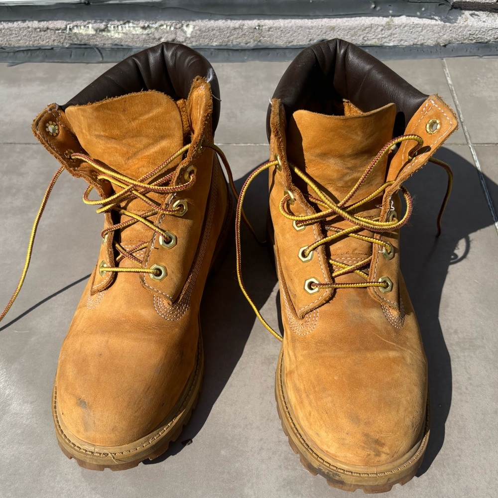 Timberland 6-inch boot, 5.5M/7.5 W